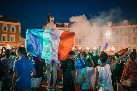 Victoire des Bleus en quart, fêtes à Grenoble