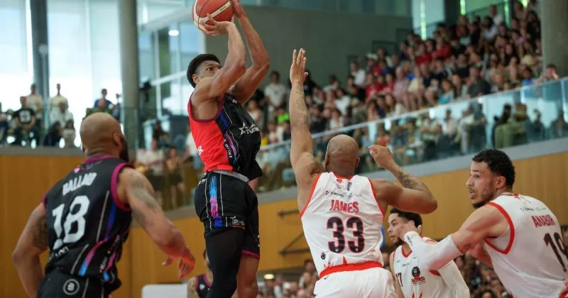 Fribourg Olympic bat Genève Lions 87-84, mène 2-1 en finale SBL