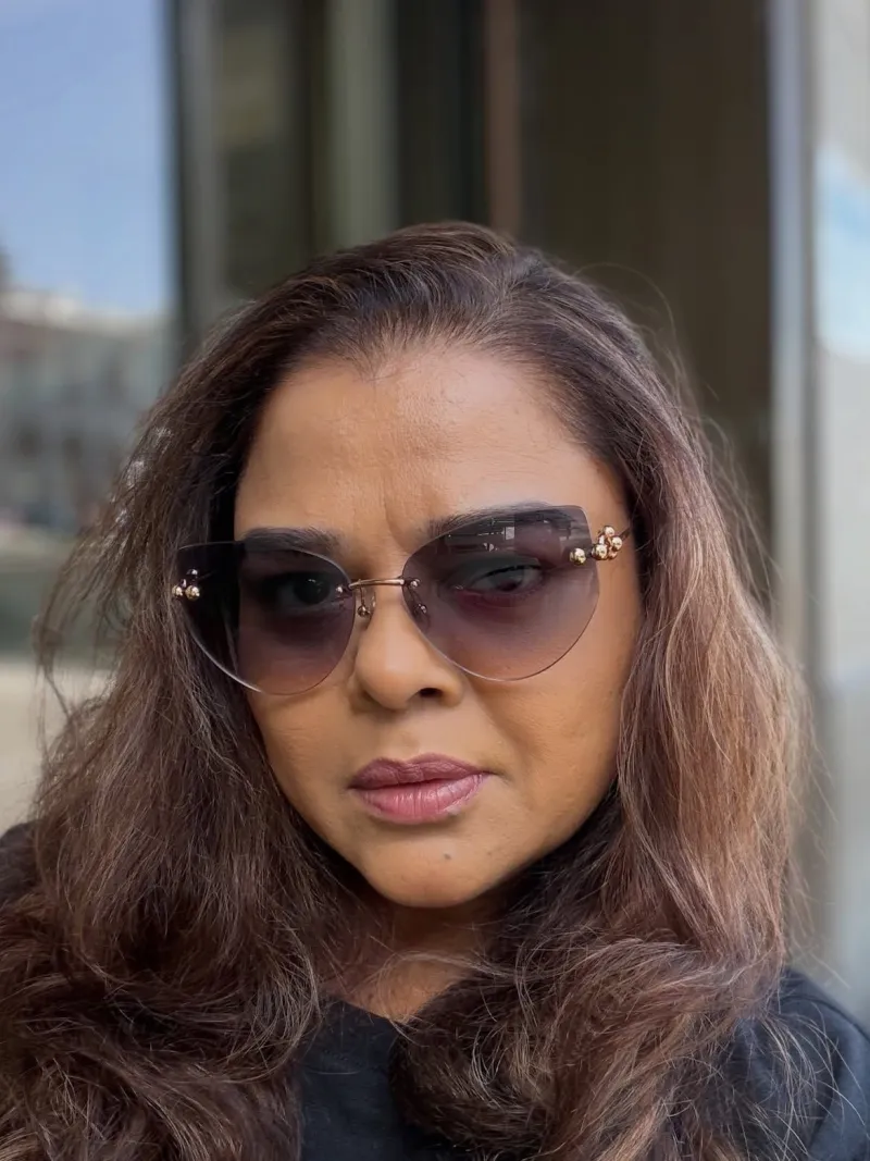 Gulfam Khan conseille aux femmes sous pression: vivez sans regrets