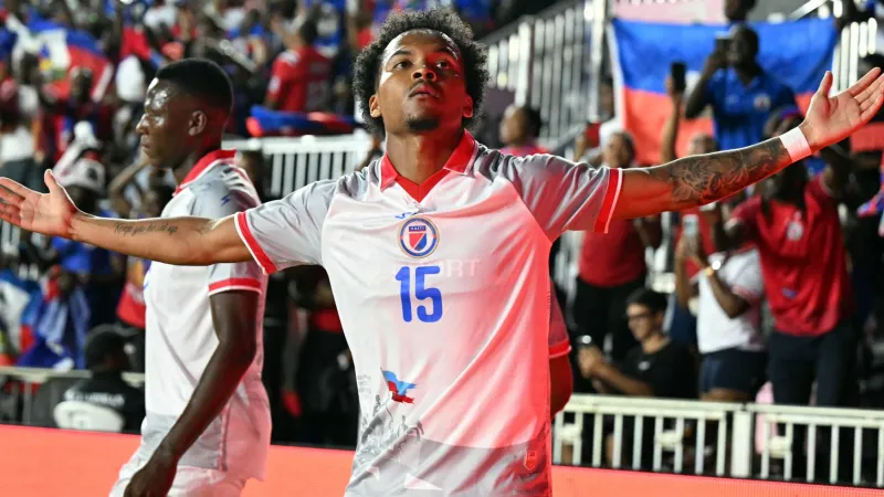 Maillots d'Haïti modifiés pour confusion de drapeau