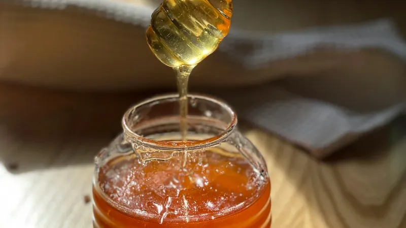 Le miel épicé : le condiment qui envahit les cuisines