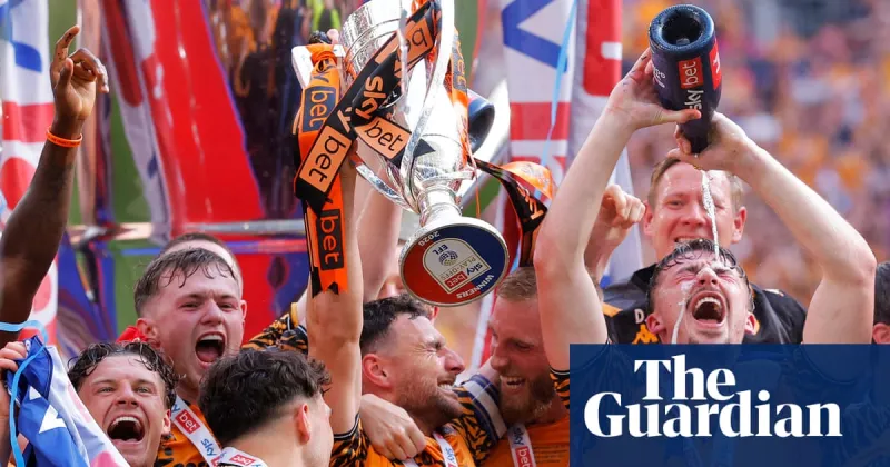 Hull City promu en Premier League après un but tardif