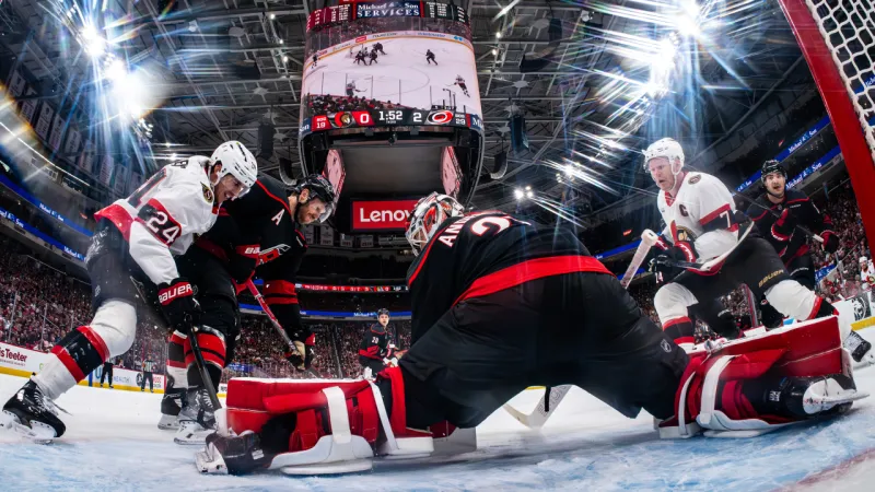 Les Hurricanes mènent 1-0 contre les Sénateurs en séries
