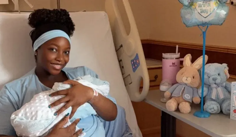 Ini-Okojie accueille un garçon, partage un message d'anniversaire