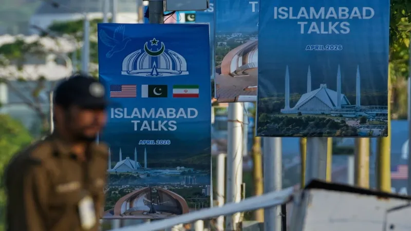L'Iran affirme que les États-Unis cherchent à sauver la face avant les pourparlers au Pakistan