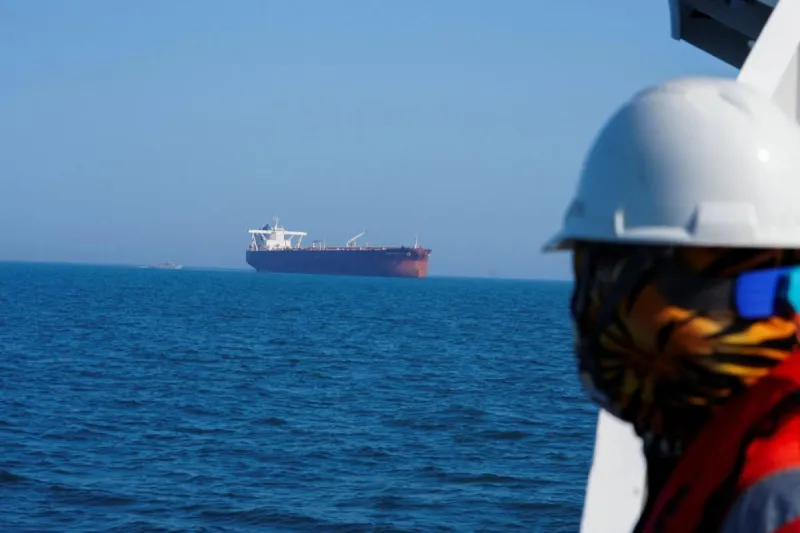 L'Iran tire sur un pétrolier près d'Oman, le détroit d'Hormuz refermé