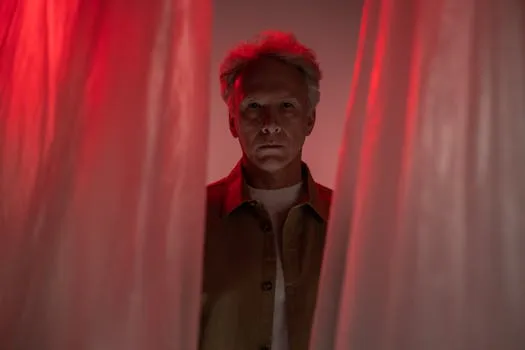 James Woods critique les accusations gauchistes sur l'immigration