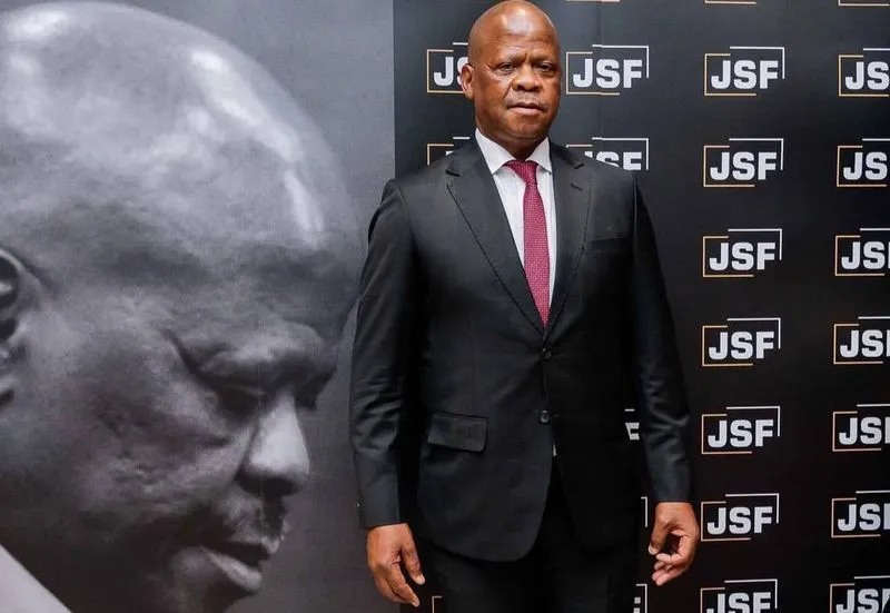 Joe 'Ferrari' Sibanyoni : Patron de taxi accusé d'extorsion
