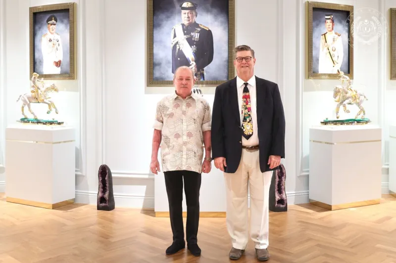 Le roi de Malaisie rencontre le petit-fils du co-créateur des Flintstones