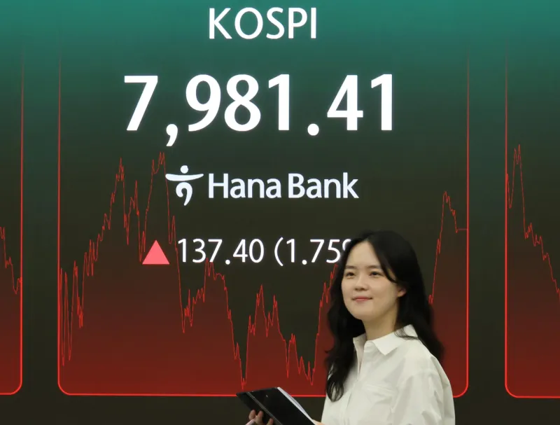 Le KOSPI atteint un record, frôle les 8 000