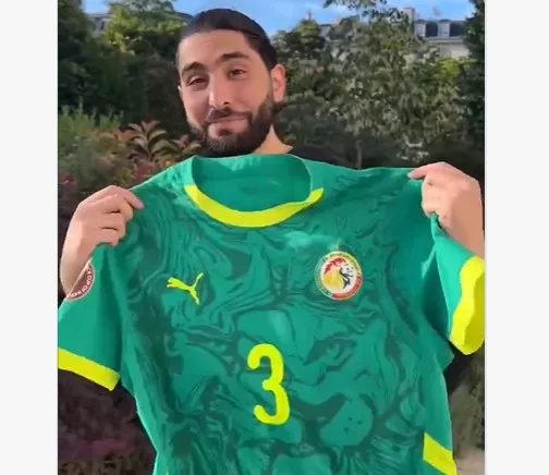 Koulibaly offre son maillot à un fan sénégalais emprisonné au Maroc
