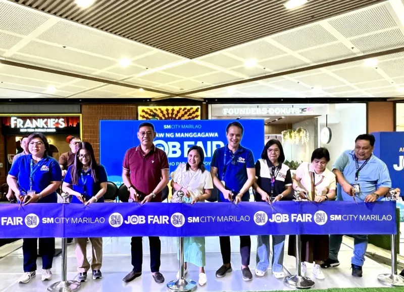 Foire de l'emploi de la Fête du Travail au SM City Marilao attire des milliers