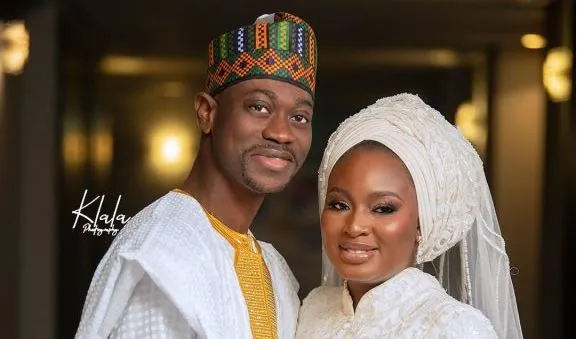 Lateef Adedimeji et sa femme Mo Bimpe accueillent des triplés