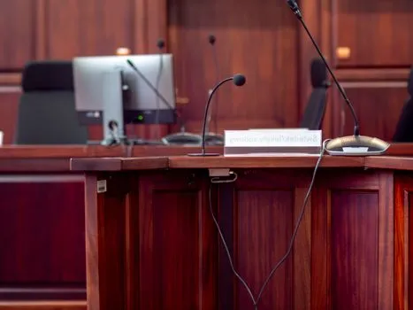 Lawler et Raskin s'affrontent lors d'une audience sur les villes sanctuaires