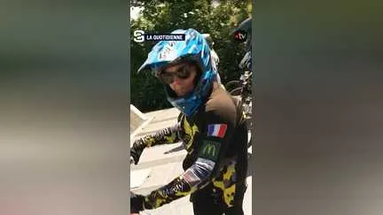 Liliane, 75 ans, star du BMX : vérification nécessaire