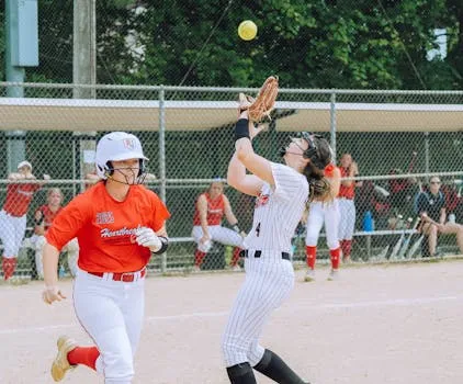Lincoln softball perd en 9 manches