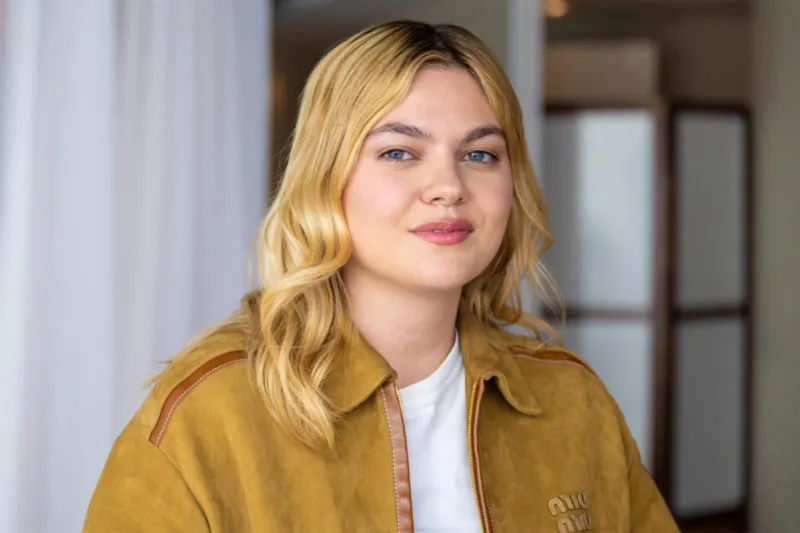 Louane se lance dans un nouveau projet après son mariage