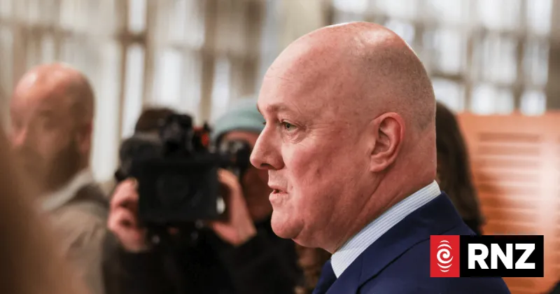 Luxon survit à un vote de confiance au sein du Parti national