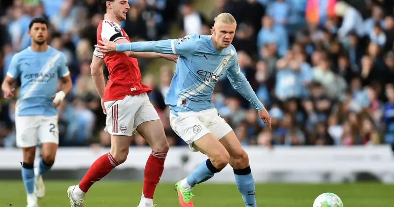 Manchester City bat Arsenal 1-0 et prend la tête de la Premier League