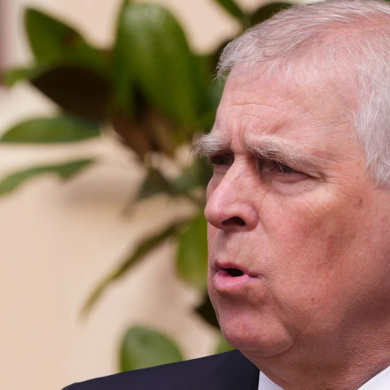 Un homme nie avoir menacé le prince Andrew