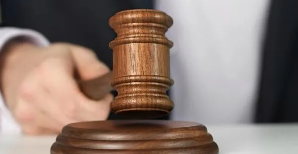 11 ans de prison pour avoir spolié une femme âgée