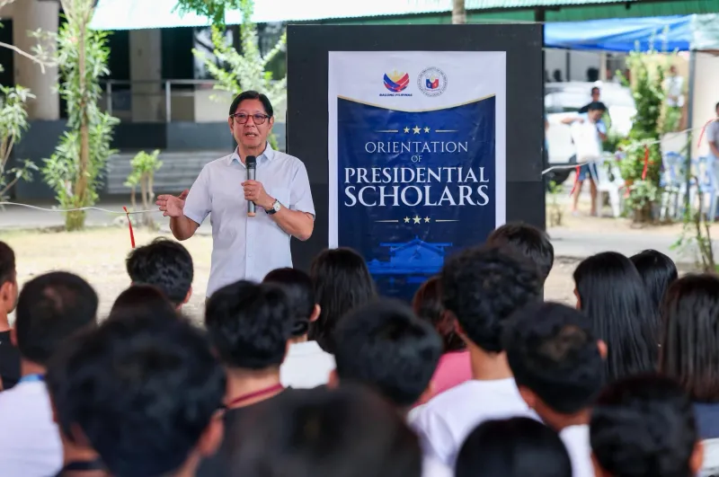 Marcos redirige le fonds local vers l'aide riz et bourses