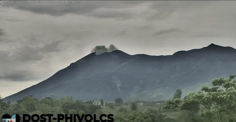 Hausse de SO2 au Mayon augmente le risque d'éruption explosive