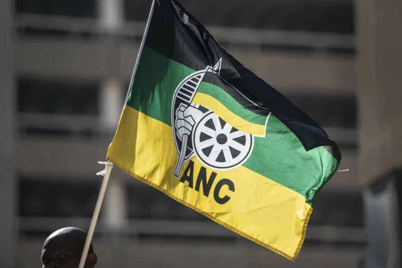 Le maire accuse l'ANC de 'gangstérisme de foule' dans un conflit de conférence