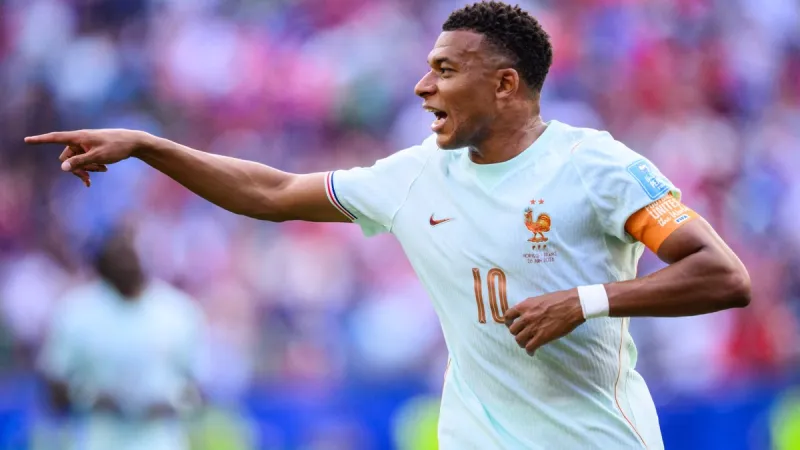 Mbappé marque et rejoint Messi au Mondial 2026