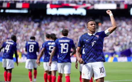 Mbappé rejoint Messi en tête des buteurs du Mondial 2026