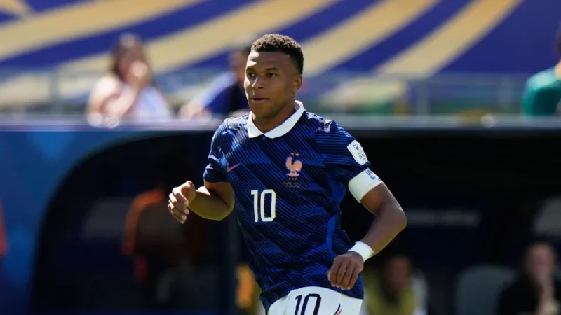 Mbappé marque son 17e but en Coupe du Monde, record de 9 en phases finales