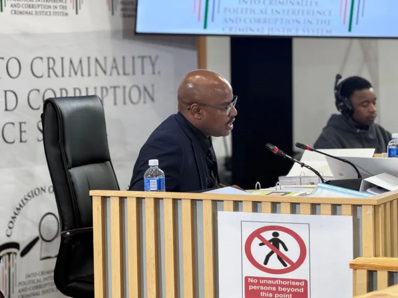 Mkhwanazi garde le silence après le témoignage du témoin K à la Commission Madlanga