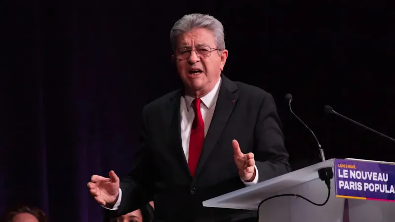 Mélenchon annonce sa candidature pour 2027