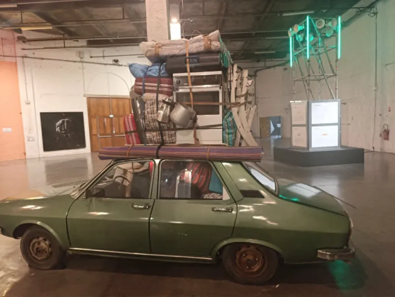 Exposition intime de la Renault 12 par un artiste marocain à Roubaix