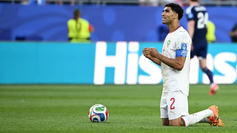 Le sélectionneur marocain défend Hakimi après les huées de Boston