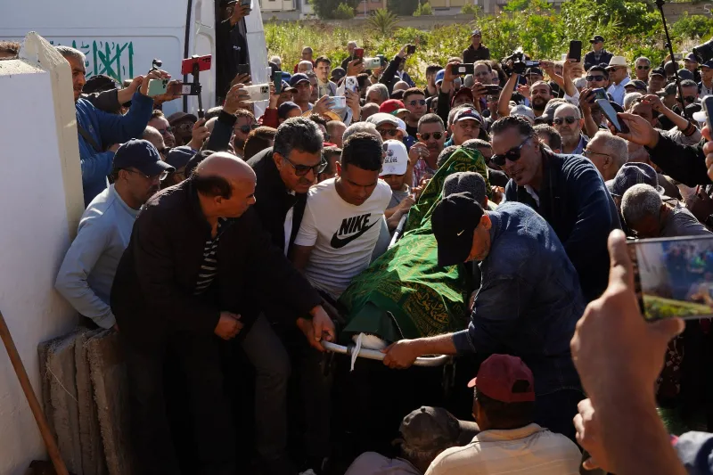 Le Maroc pleure Abdelwahab Doukkali lors de ses obsèques à Casablanca