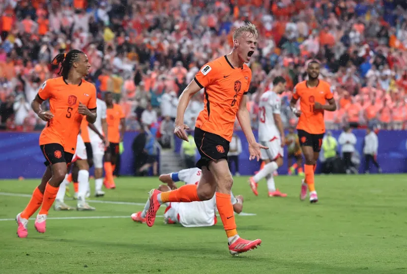 Pays-Bas en tête du Groupe F après une victoire 3-1 contre la Tunisie