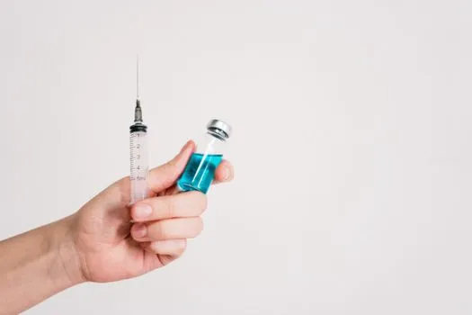 Vaccin oral NUS protège les poissons du VNN