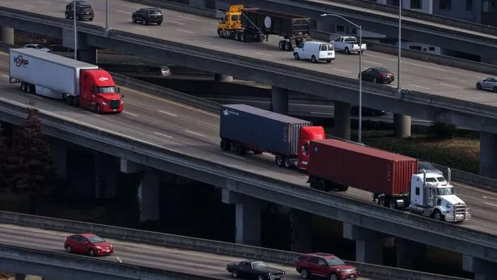 NY perd 73M$ de fonds routiers pour non-conformité CDL