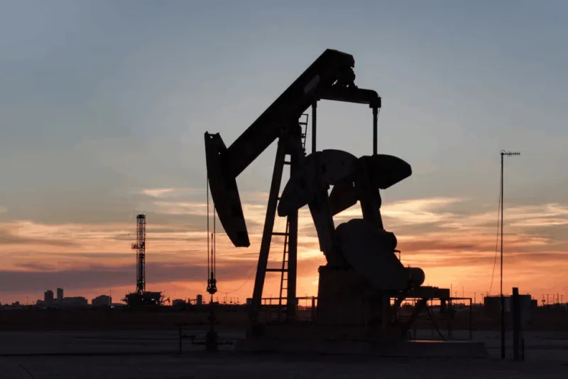Les prix du pétrole grimpent après la saisie d'un pétrolier iranien