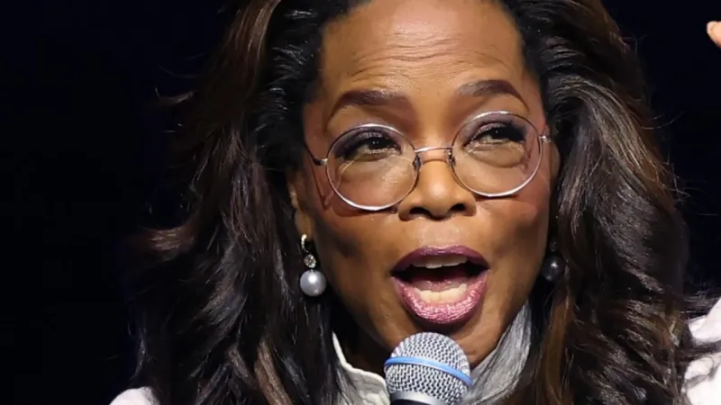 Oprah révèle avoir caché la chute de Whitney Houston sur scène