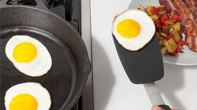 Poêle OXO Good Grips : idéale pour œufs sans accroc ?