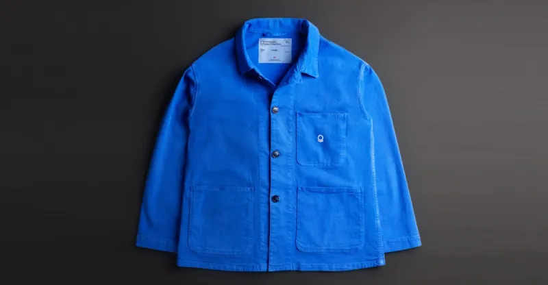 Palantir vend des vestes de travail et des casquettes dans un virage lifestyle