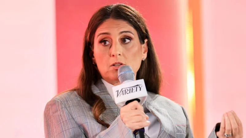 Pam Abdy évoque le statut de la préquelle 'Weapons'