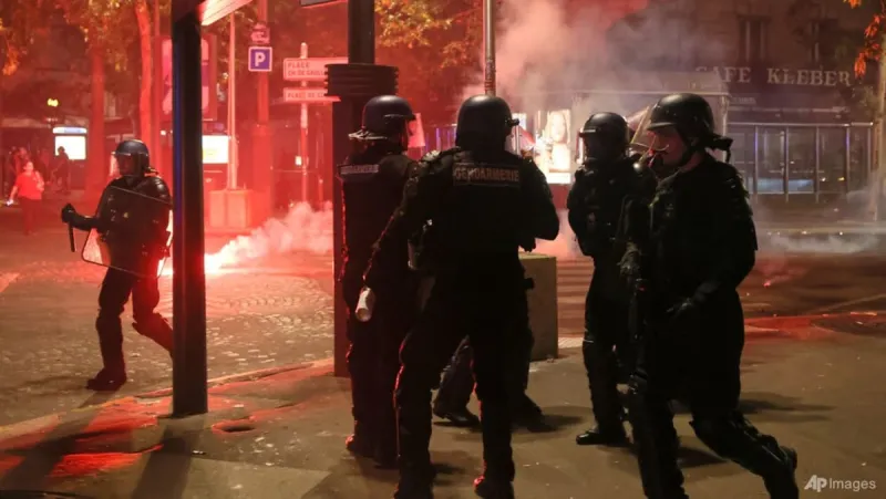 Violences après le match à Paris : 1 mort, plus de 200 blessés