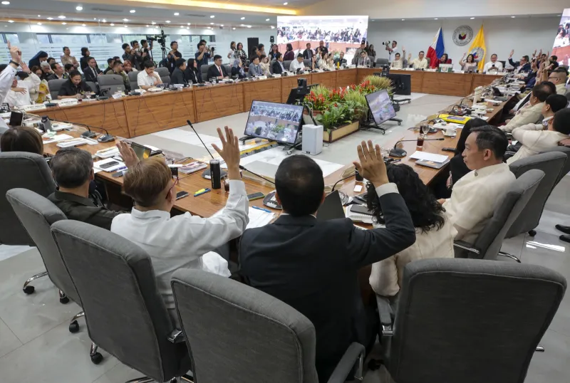 Le PDP prévient que les députés soutenant la destitution de Duterte pourraient perdre leur soutien