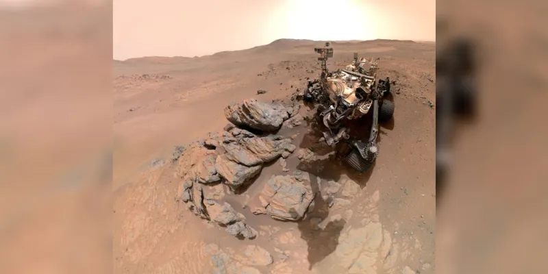 Le rover Perseverance prend un selfie avec les plus vieilles roches de Mars