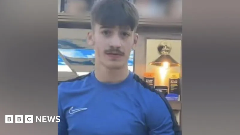 Hélicoptère de police recherche un garçon de 14 ans disparu dans le Devon
