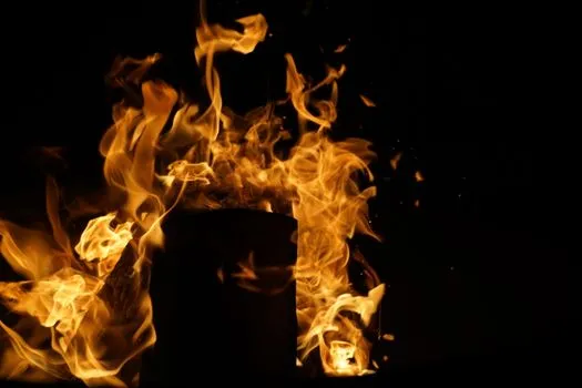 Enquête policière sur une attaque incendiaire raciste à Belfast nord