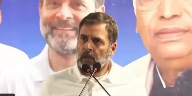 Rahul Gandhi exige le renvoi de Pradhan pour fuite NEET